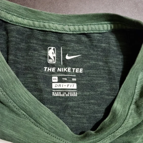 Nike Dri-fit Milwaukee Bucks 'Fear the Deer' Graphic Tee Shirt - Picture 5 of 6